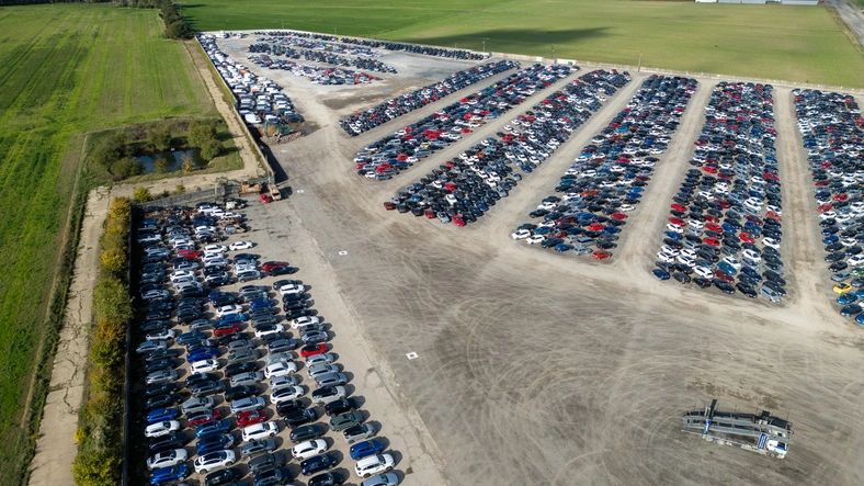Commercial property site suitable for branded showroom development